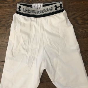 UnderArmour white compression shorts, Youth Medium